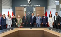 Özgür Özel'den Bozkurt işareti yapan Özdağ'a Deniz Naki hatırlatması