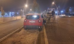 Diyarbakır’da kaza: Cip refüje çıktı, 1 yaralı