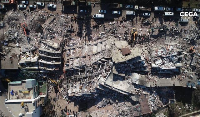 Depremin merkez üssünde ders zili çaldı