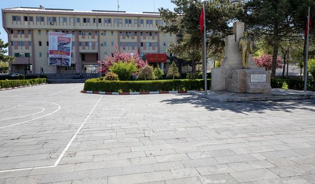 Van'a 10  günlük   yasak geldi