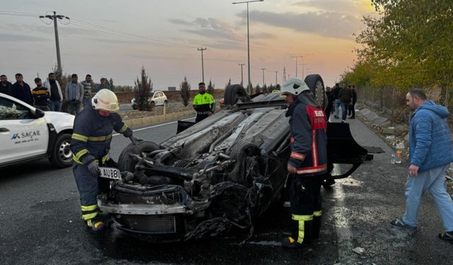 Çarpmamak için manevra yapan otomobil takla attı: 4 yaralı