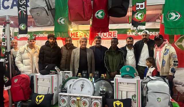 Amedspor’da, futbolcular Store’da, hoca fuar’da