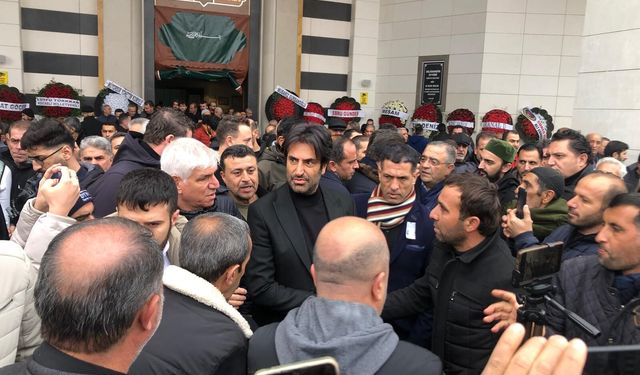 Sanatçı Kırmızıgül’ün annesi için Diyarbakır'da cenaze namazı kılındı