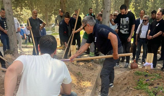 Amedspor eski hocası babasını toprağa verdi